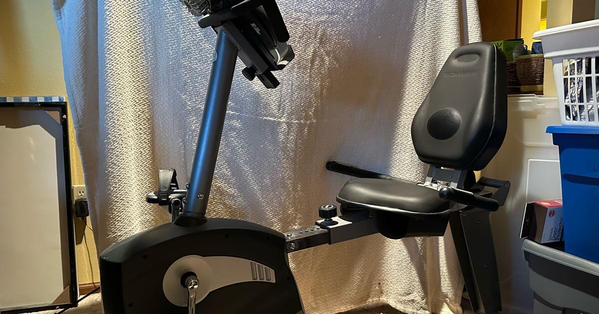 Schwinn 213 Recumbent Bike for Free in Seattle, WA For Sale & Free