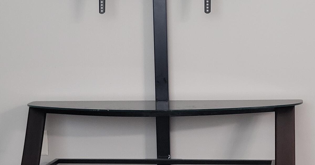 Used TV Stand for 25 in Greensboro, NC Finds — Nextdoor