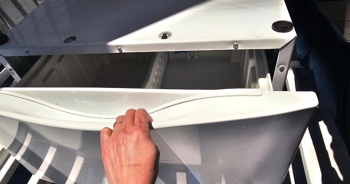 Free Pick Up Today Whirlpool pedestal base for washer or dryer for