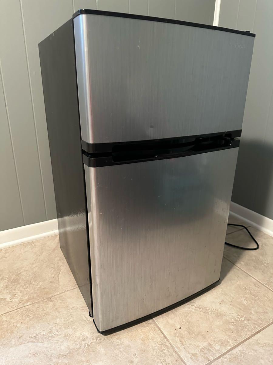 Mini fridge for 50 in Knoxville, TN For Sale & Free — Nextdoor