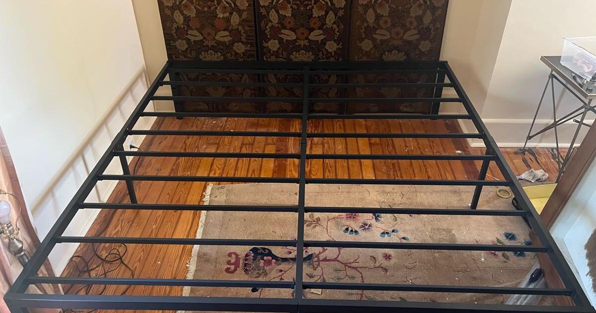New, never used kingsize bed frame for 50 in Nashville, TN For Sale