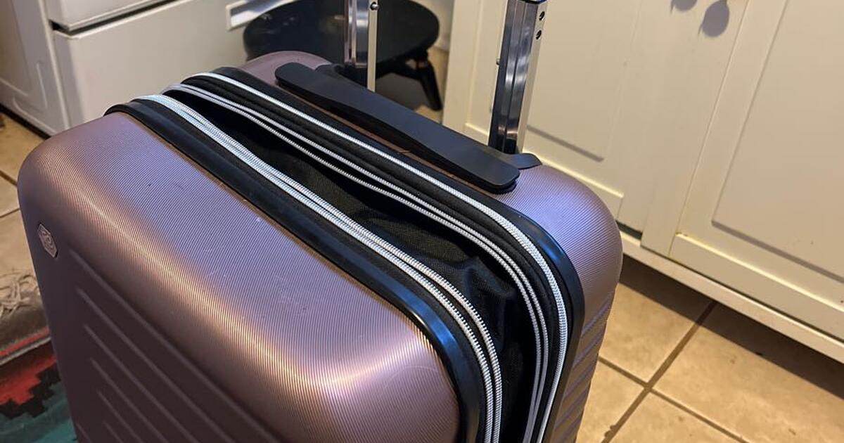 Cool luggage for sale for 15 in Atlanta, GA For Sale & Free — Nextdoor