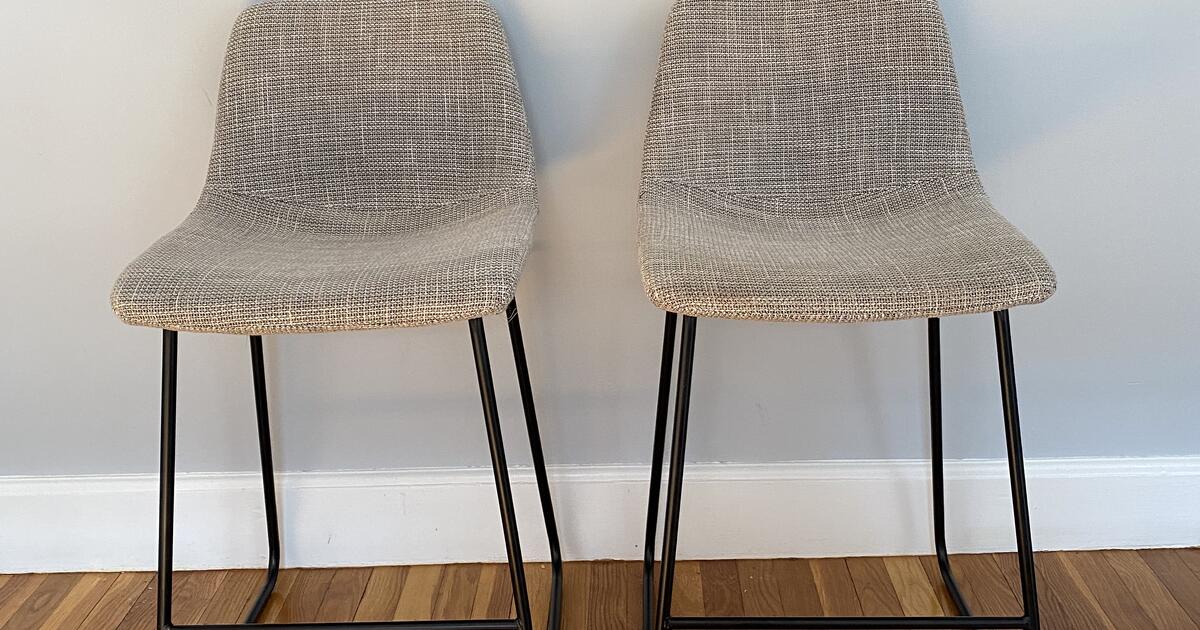 Pair of counter stools for 50 in New York, NY For Sale & Free — Nextdoor