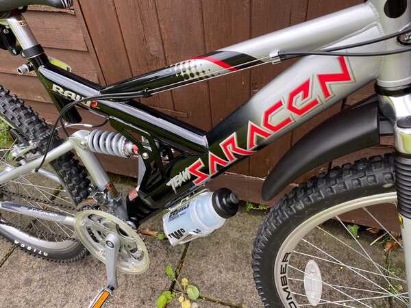 Saracen raw top 2 mountain bike