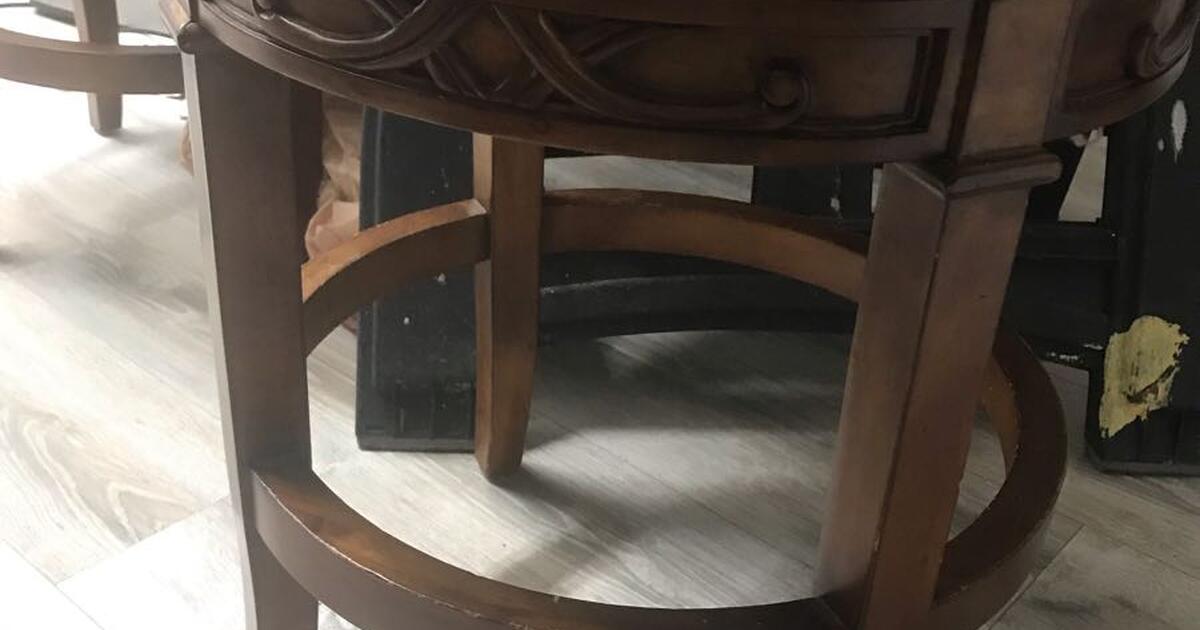 4 bar stools w/rollers for 100 in Indiantown, FL Finds — Nextdoor