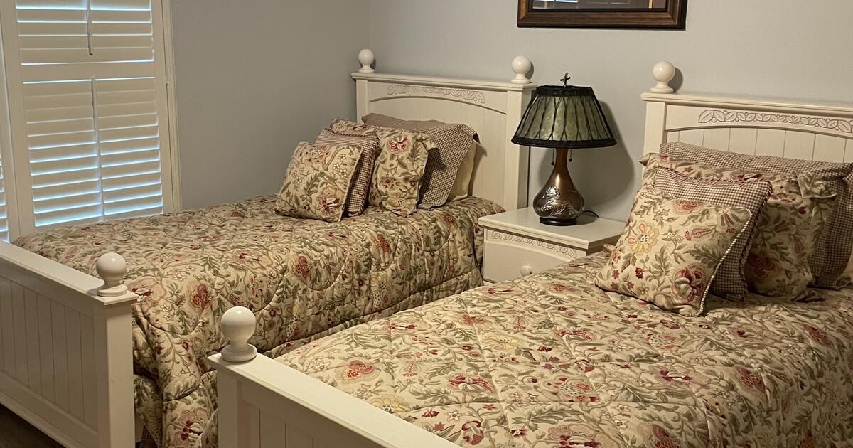 SET OF TWIN BEDS 350 obo for 350 in Ocala, FL For Sale & Free