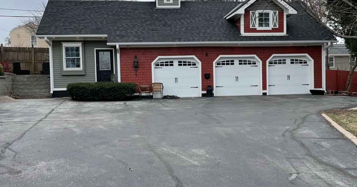 Aksarben Elmwood Rental available ! for 1900 in Omaha, NE For Sale