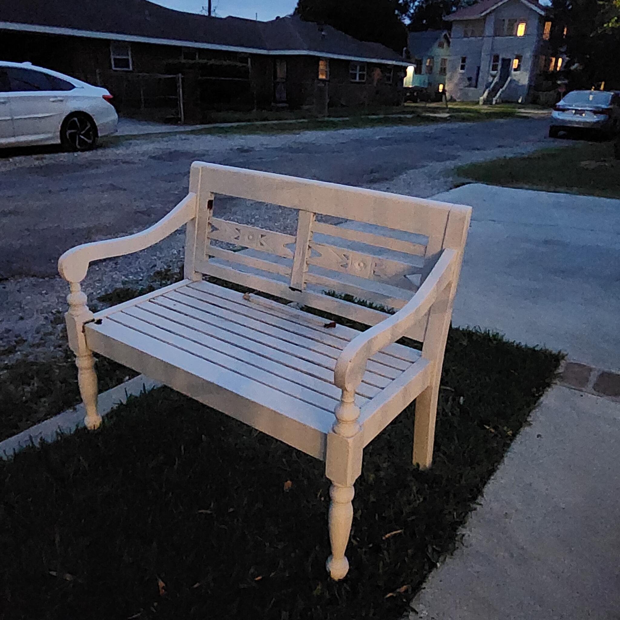 Curb Alert - Free Bench in New Orleans, LA | For Sale & Free — Nextdoor