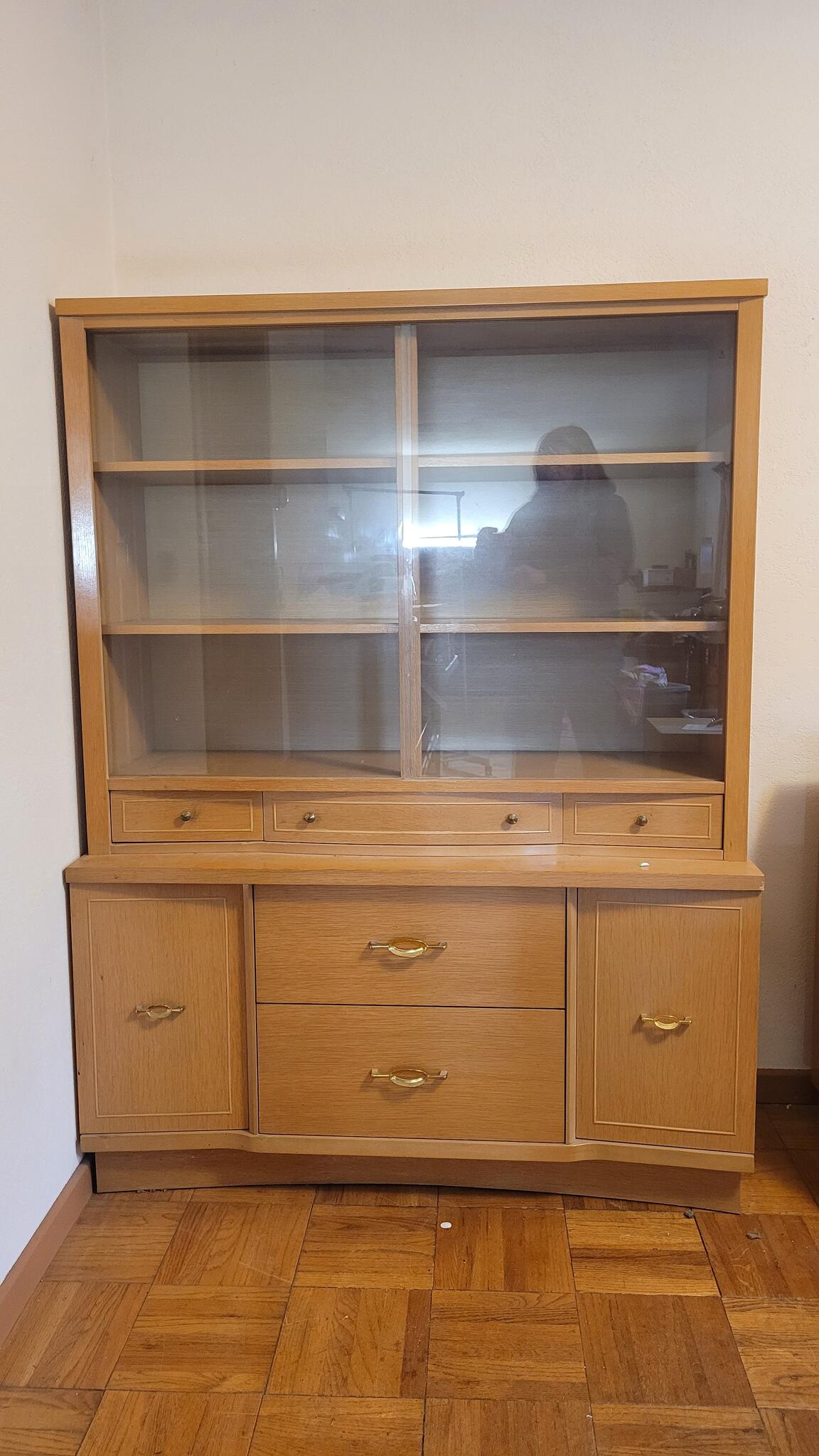 Vintage Stanley Hutch And Take With 6 Chairs. Each Sold Separately Or Together for 150 in Grass