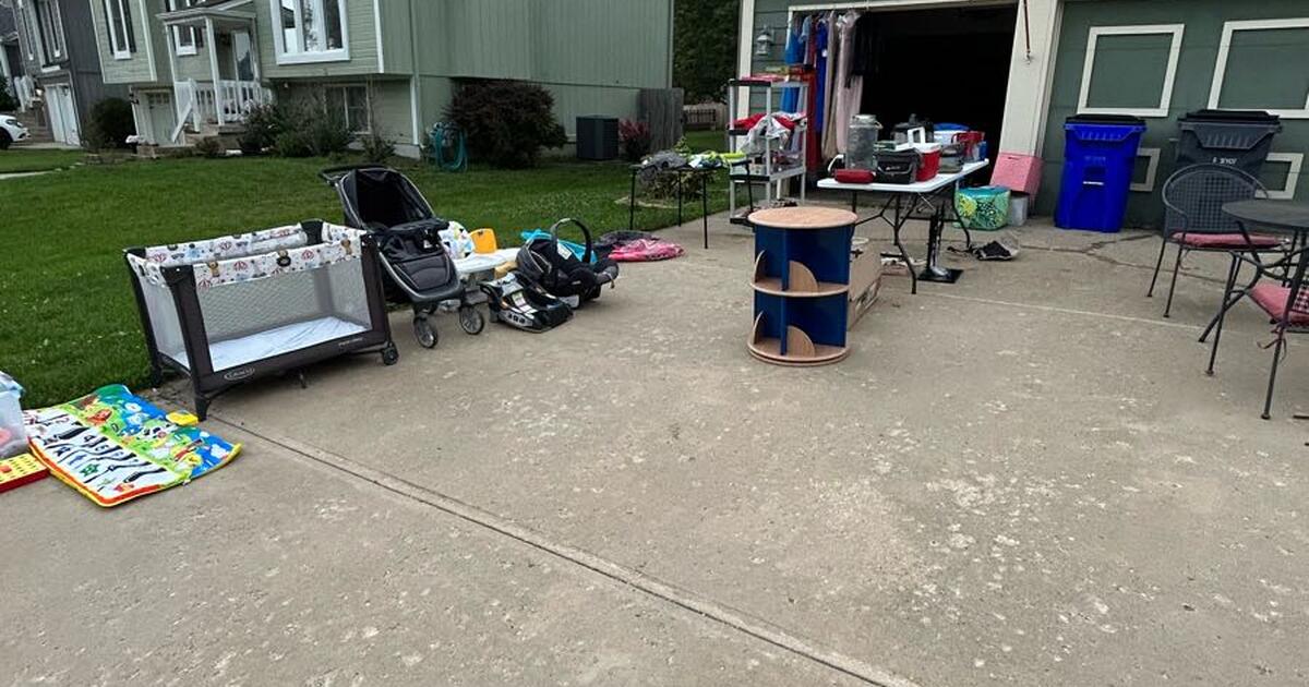 Garage Sale Hunter’s Creek for 1 in Olathe, KS For Sale & Free — Nextdoor