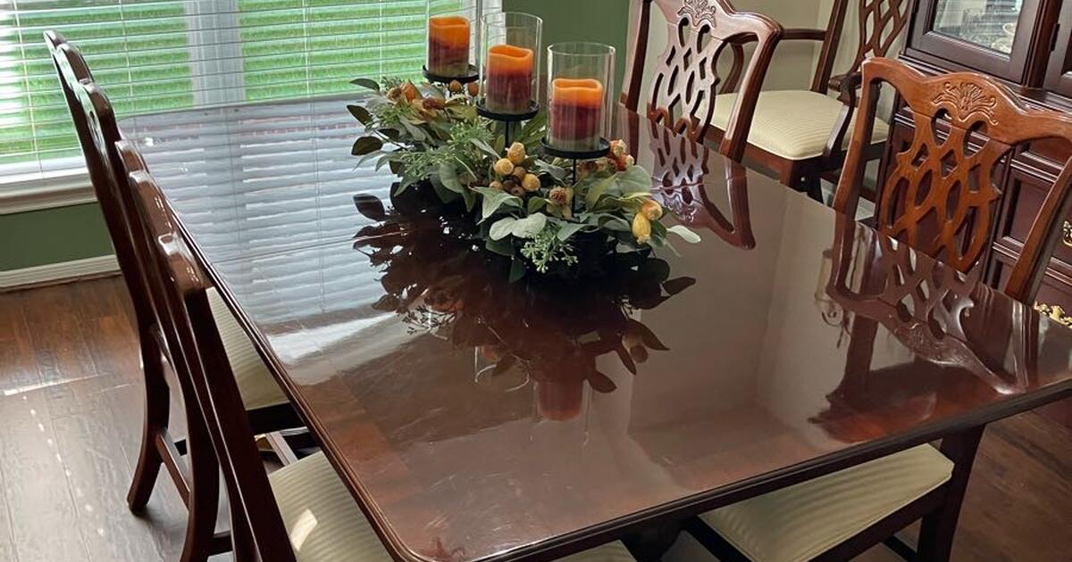 Beautiful Dining Room Table for 150 in Pearland, TX Finds — Nextdoor