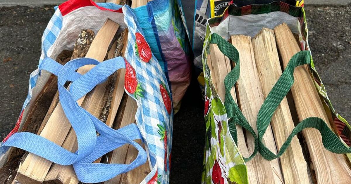 Seasoned kindling wood for sale for 15 in Delmar, NY For Sale & Free