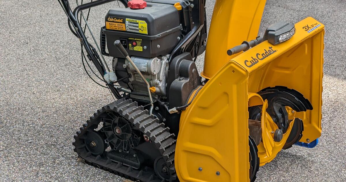 Cub Cadet 3stage Snowblower for 350 in Newburyport, MA For Sale