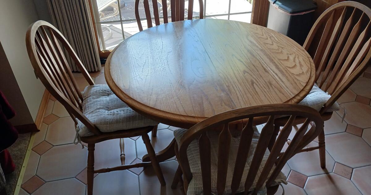 Table And Chairs for Free in Bolingbrook, IL For Sale & Free — Nextdoor