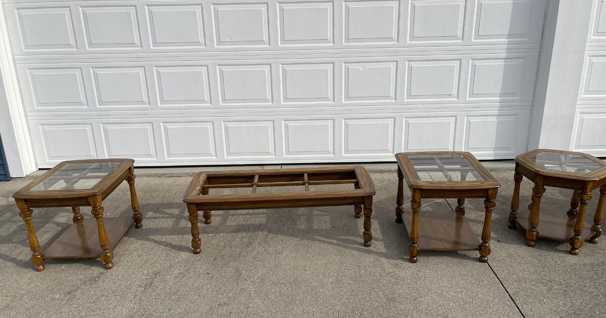 Oak tablesall 4 for 25 in Huntertown, IN For Sale & Free — Nextdoor