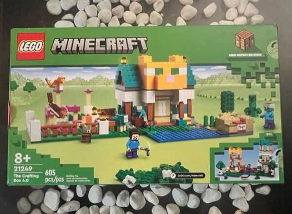 Lego 21249 Minecraft Building Box 4.0