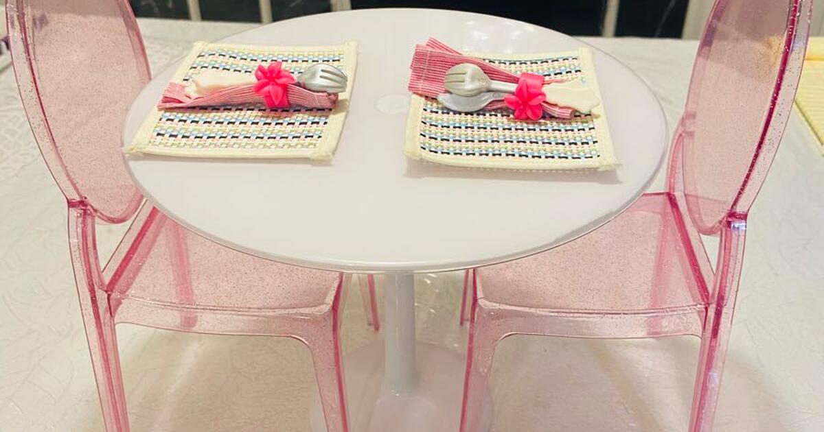 Dollhouse our generation table for two table and glitter chair set for