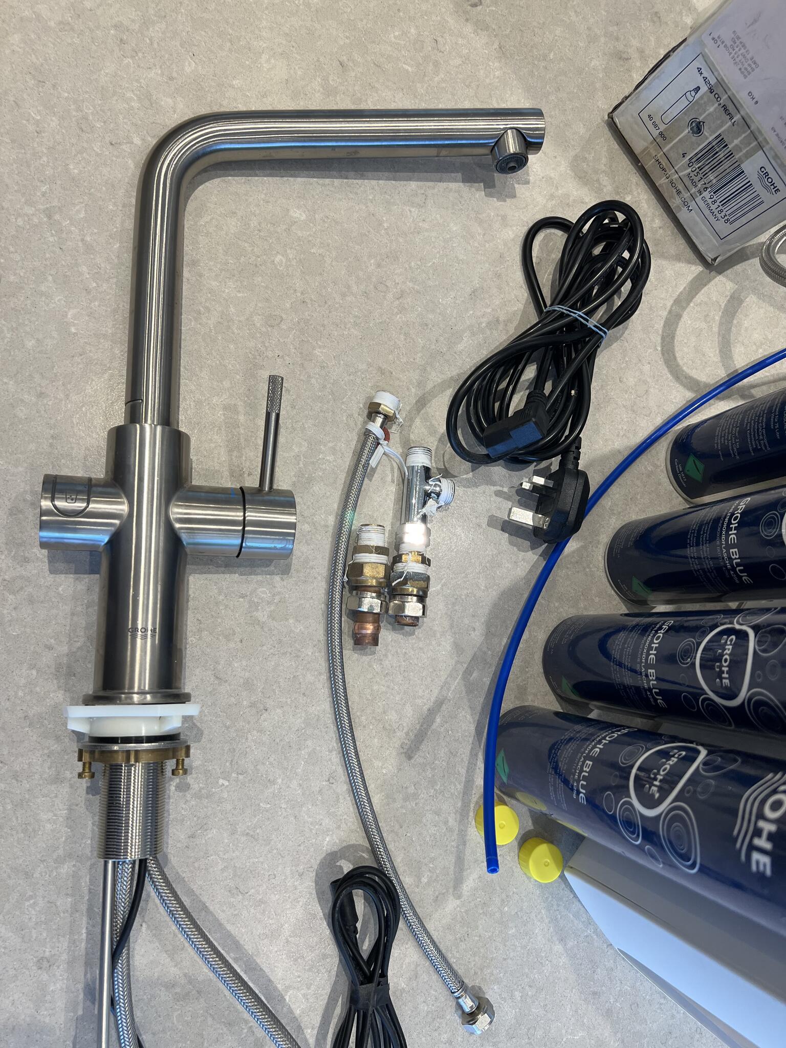 Grohe Blue Home Duo Full Kit With L-shape Brushed Stainless Steel Tap Für £1,000 In Medstead, Engl&