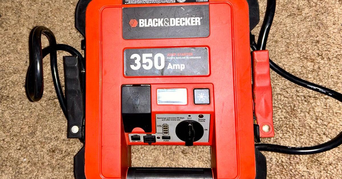 Black & Decker 350 Amp Jump Starter for $25 in Royal Oak, MI | For Sale
