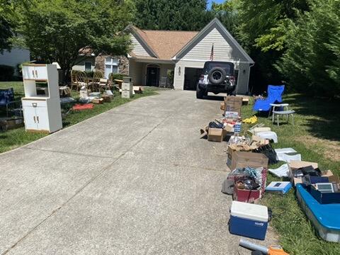 Curb Alert! Lots of FREE items!
