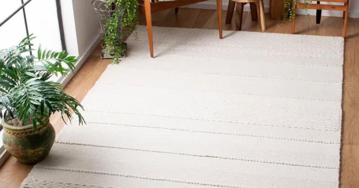 SAFAVIEH Handmade Natura Bengta Wool Rug 5' x 8' for 100 in Oakland