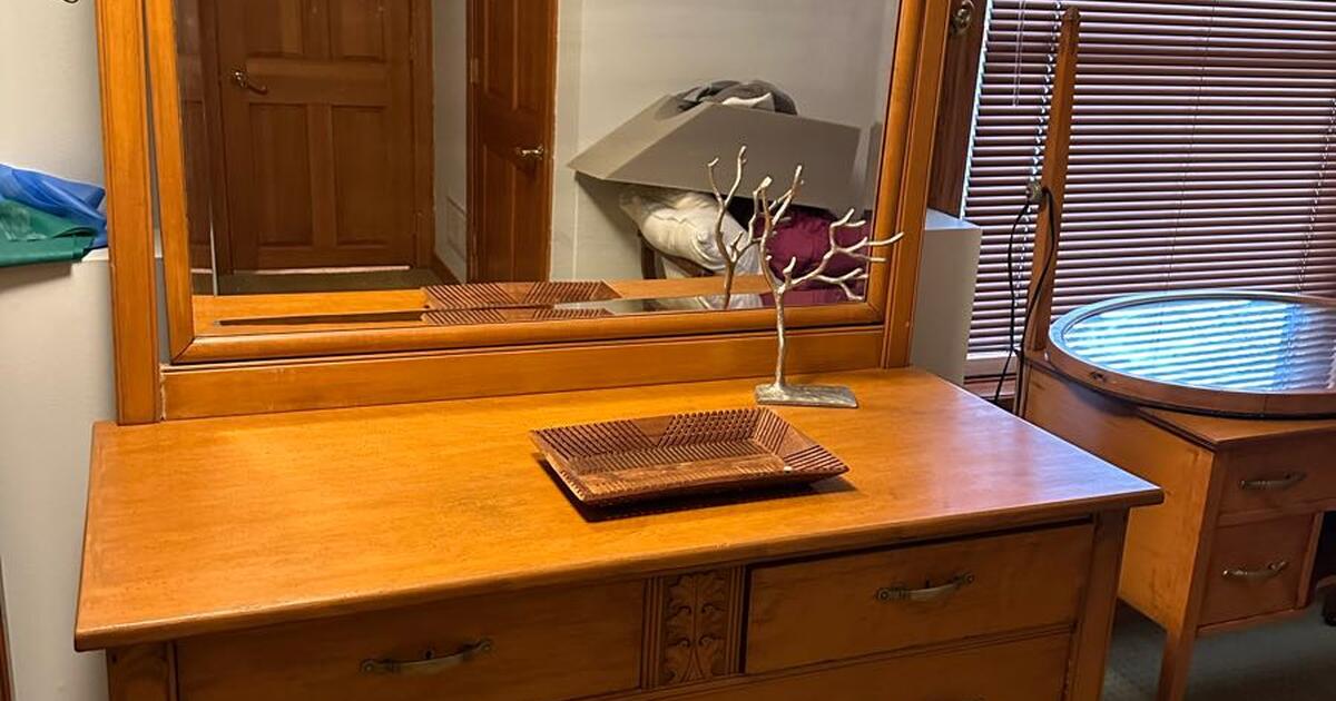 Honey Maple Bedroom Set Honey Maple Bedroom Set