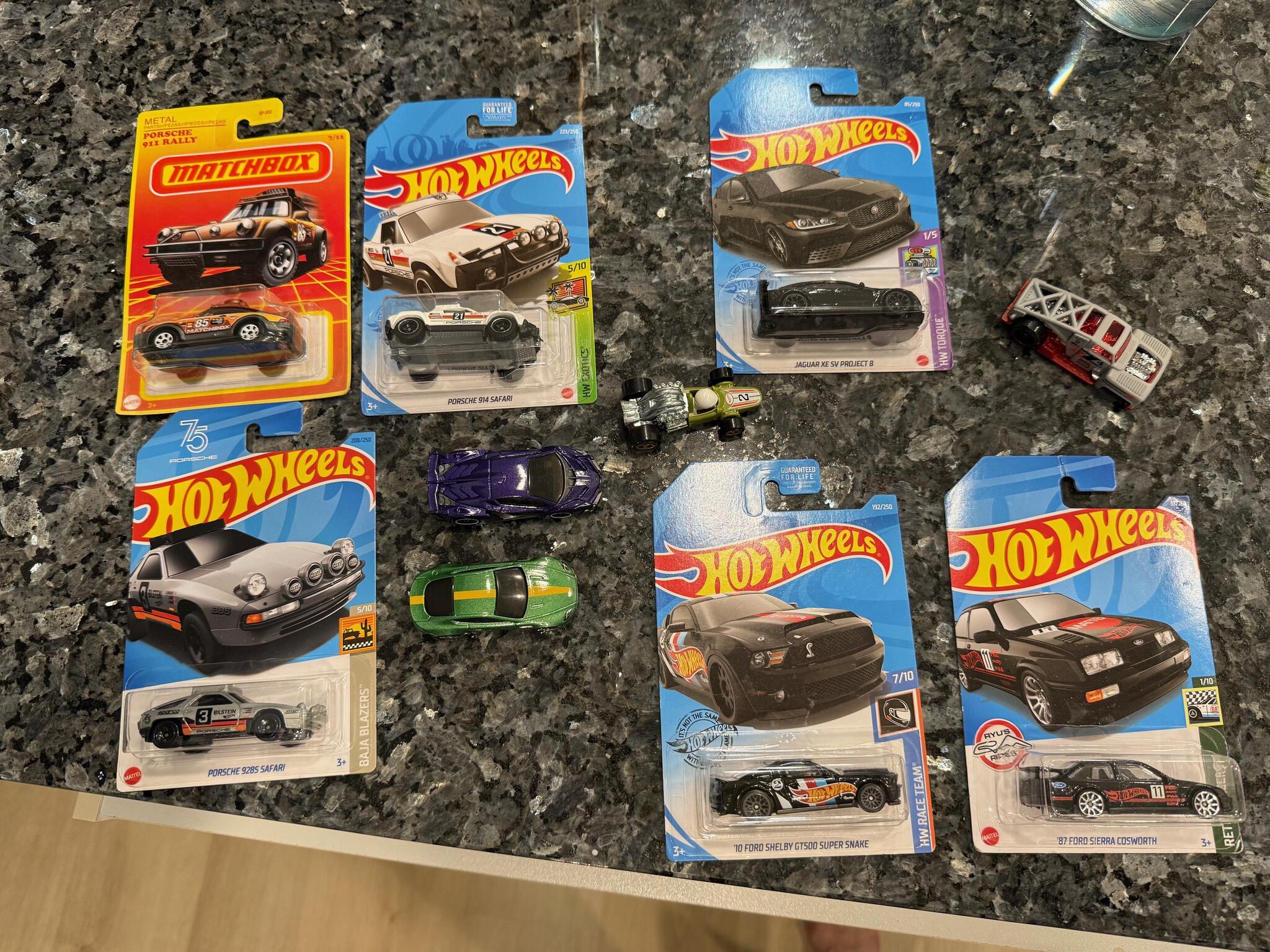 10 RETRO RACE CARS HOTWHEELS Collection $10. for all