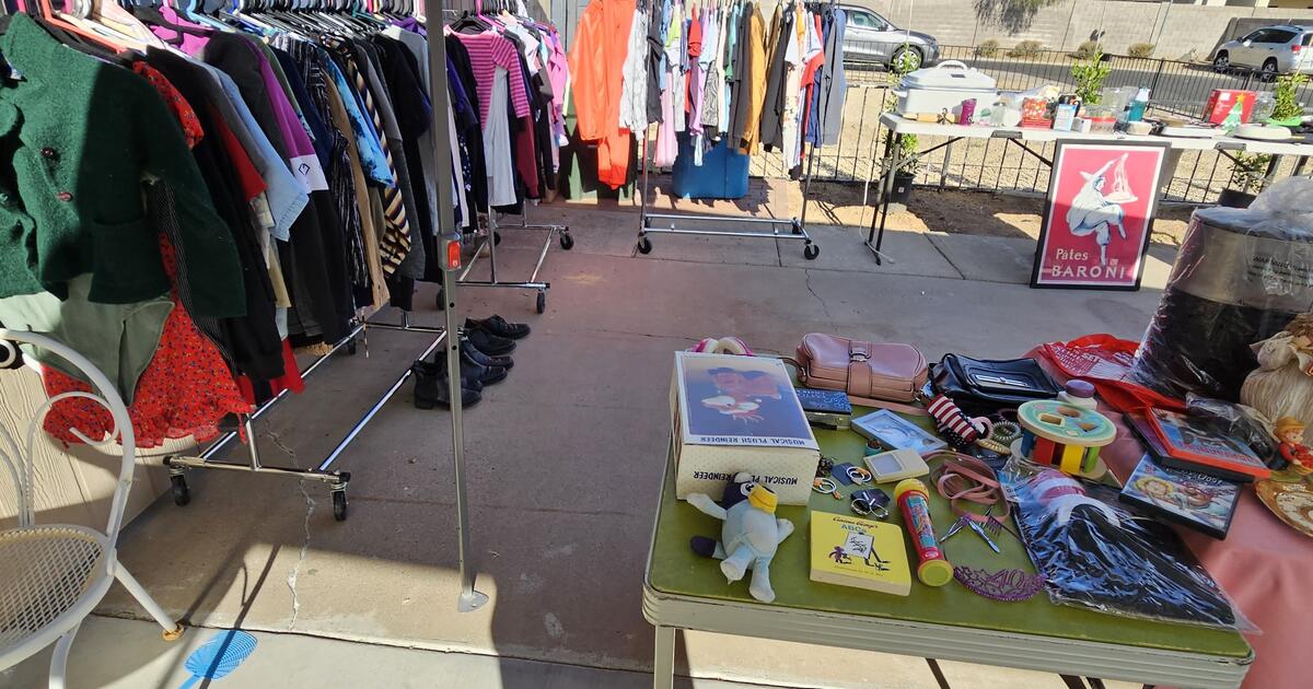 Free Garage Sale Leftovers at 12pm for Free in Phoenix, AZ Finds
