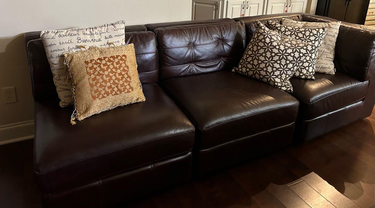 Leather sectional sofa for 500 in Baton Rouge, LA For Sale & Free