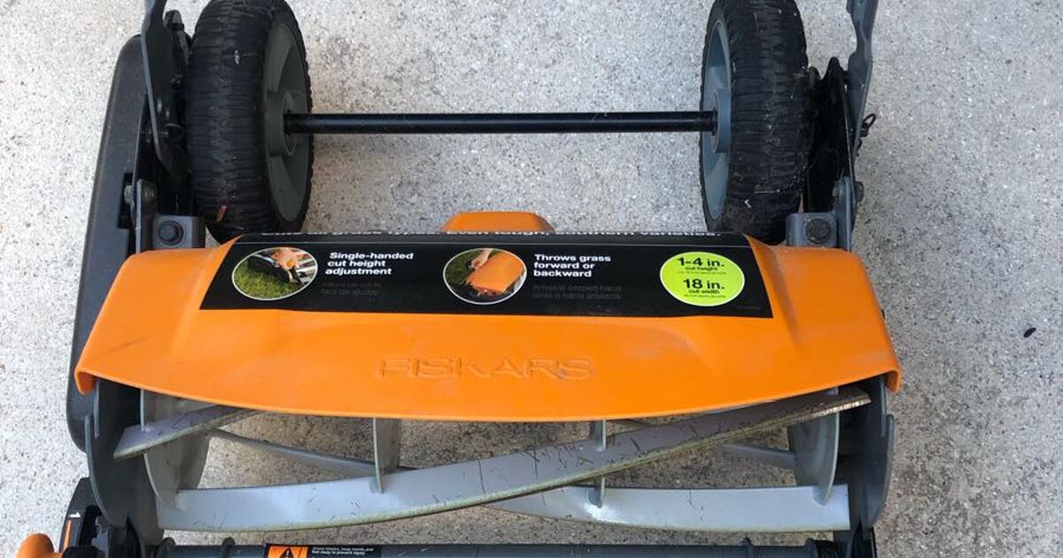 FISKAR self sharpening push mower for 140 in West Palm Beach, FL