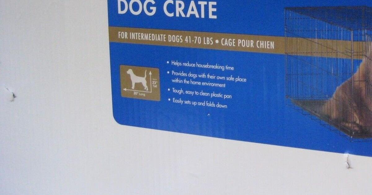 Just like new Grreat brand folding metal dog intermediate crate 4170