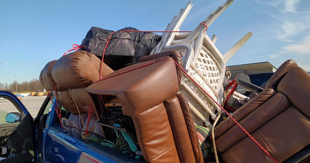 dump runs , power washing ,deck staining ,shed and deck demolition