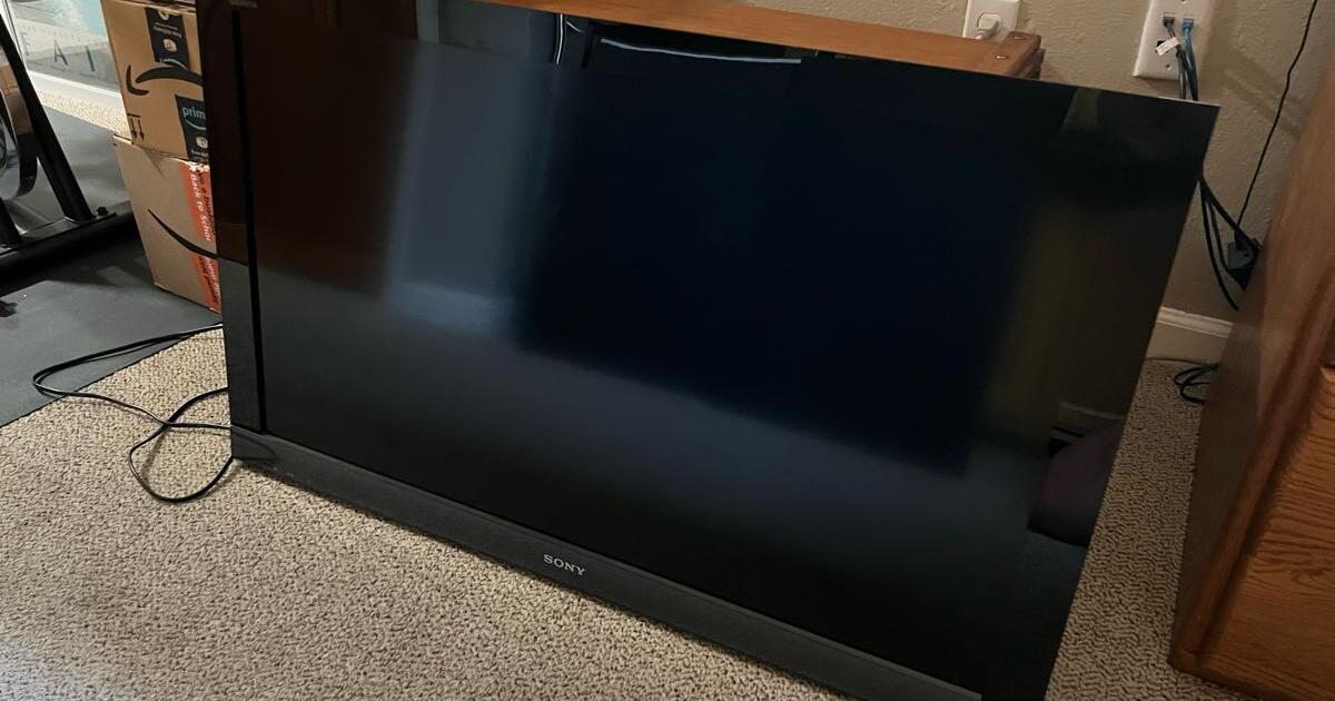 Sony Bravia KDL-40EX400 40in Screen Black Flat TV For $50 In Fair Oaks ...