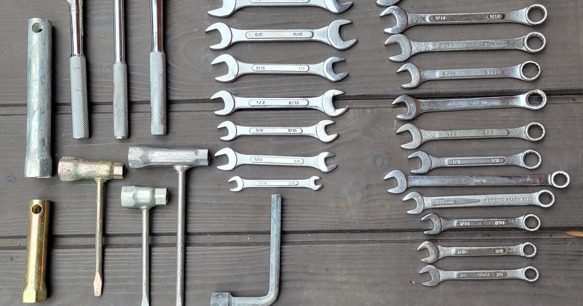 Lot of Ratchets and Wrenches for 30 in Charlotte, NC For Sale & Free
