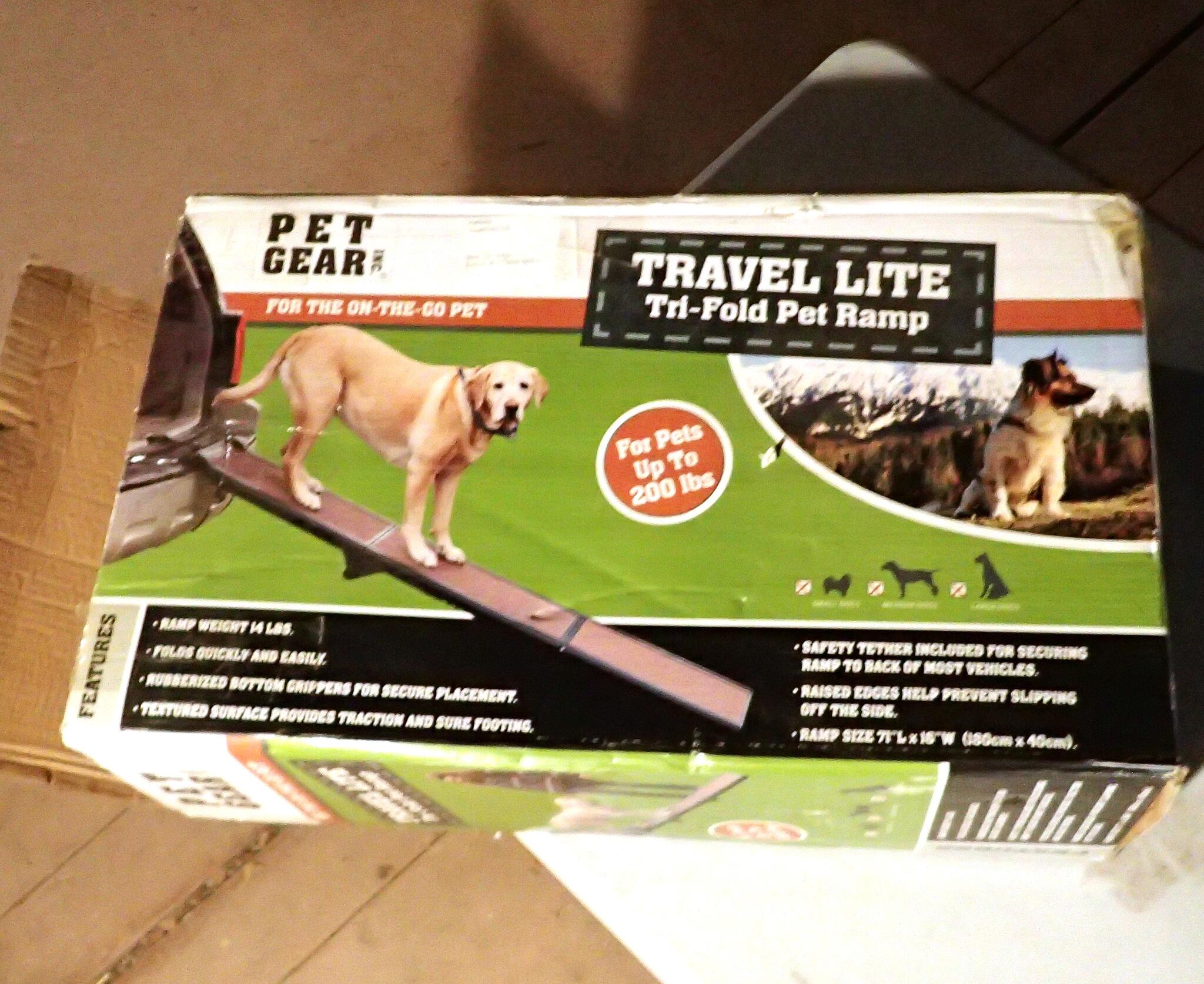 New Pet Gear Travel Lite Tri-Fold Pet Ramp For Pets Up To 200