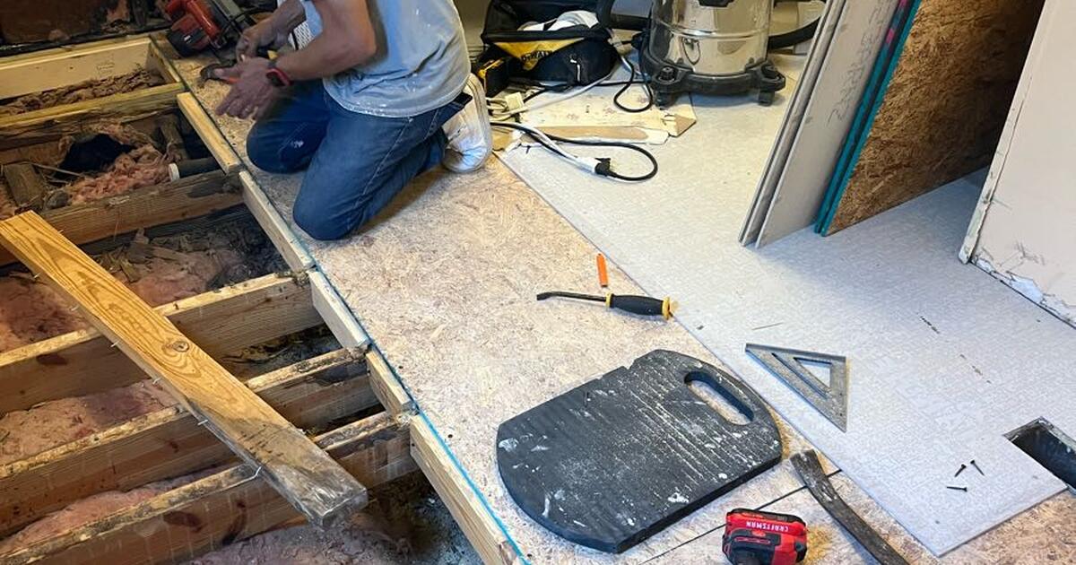 Handyman Mobile Home Bathroom Subfloor Replacement for Free in Lake
