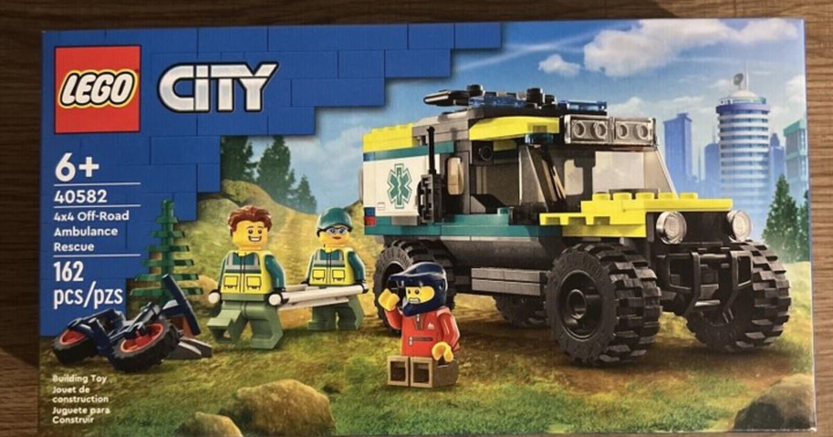Lego City 40582 4x4 Off Road Ambulance Rescue Set Sealed New In