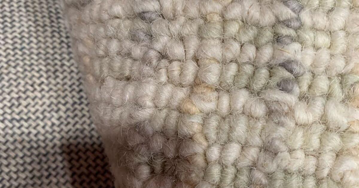 Safavieh 8 x 8 wool rug. Brand new in Tarentum, PA For Sale & Free