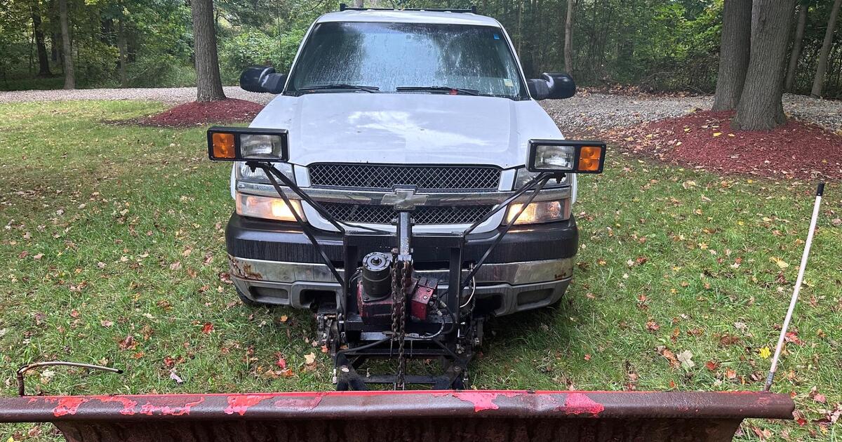 2003 Chevy Silverado 2500 HD for 4200 in Grass Lake, MI For Sale