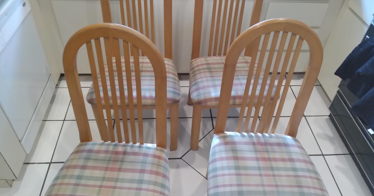 Set of 4 Dining Chairs for 20 in Gainesville, FL For Sale & Free