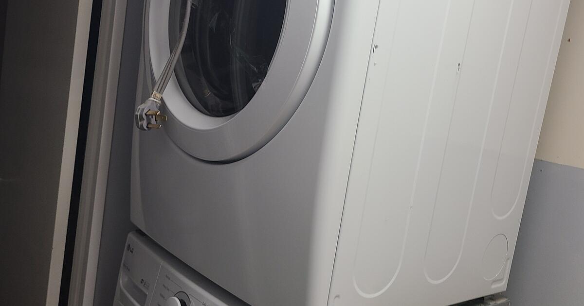 Stackable washer n dryer. Like new!!! for Free in New Braunfels, TX