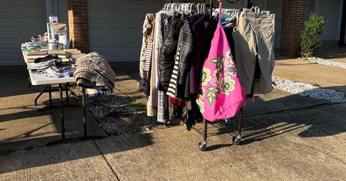 Yard Sale Today Friday 13 for 123 in Ashburn, VA For Sale & Free