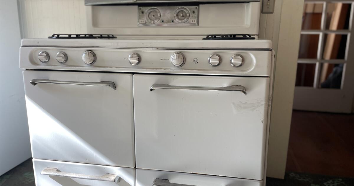 Western Holly 1930s Gas Stove, oven, griddle for 450 in Fairfax, CA