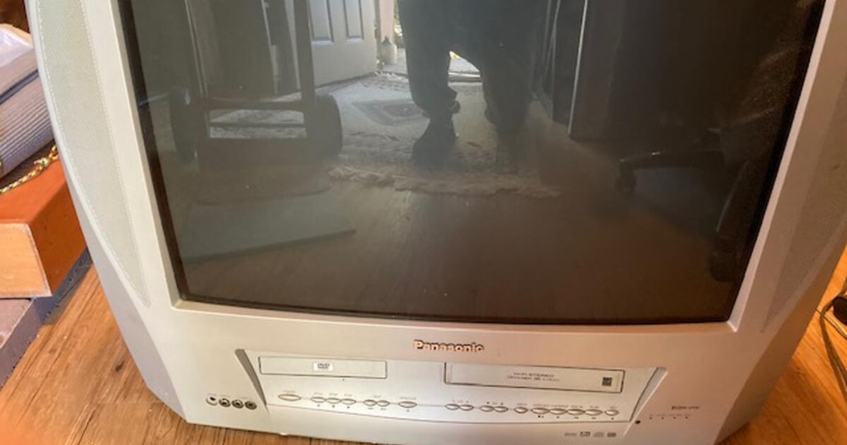 Free Panasonic TV with built in VCR and CD player for Free in New