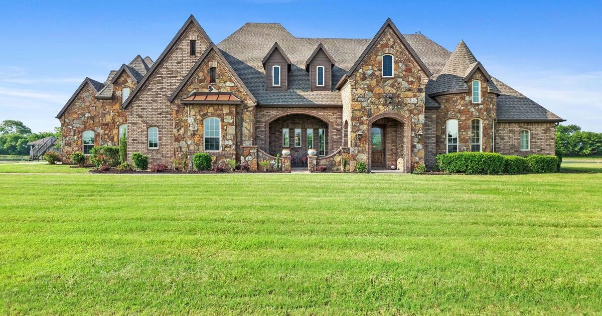 Coveted Water Ski Community for 965000 in Dallas, TX Finds — Nextdoor