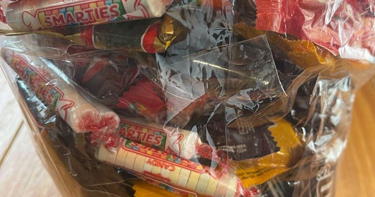 Two bags of candy for Free in Menlo Park, CA Finds — Nextdoor