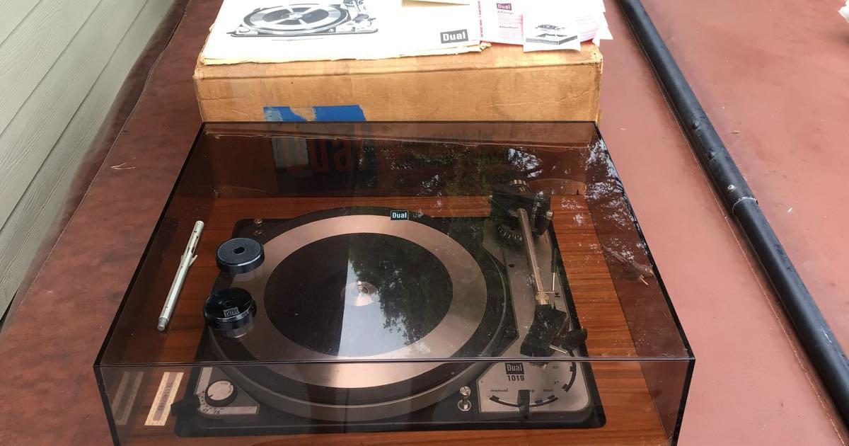 Classic Dual 1019 Turntable, Base, and Dust Cover for 200 in Austin