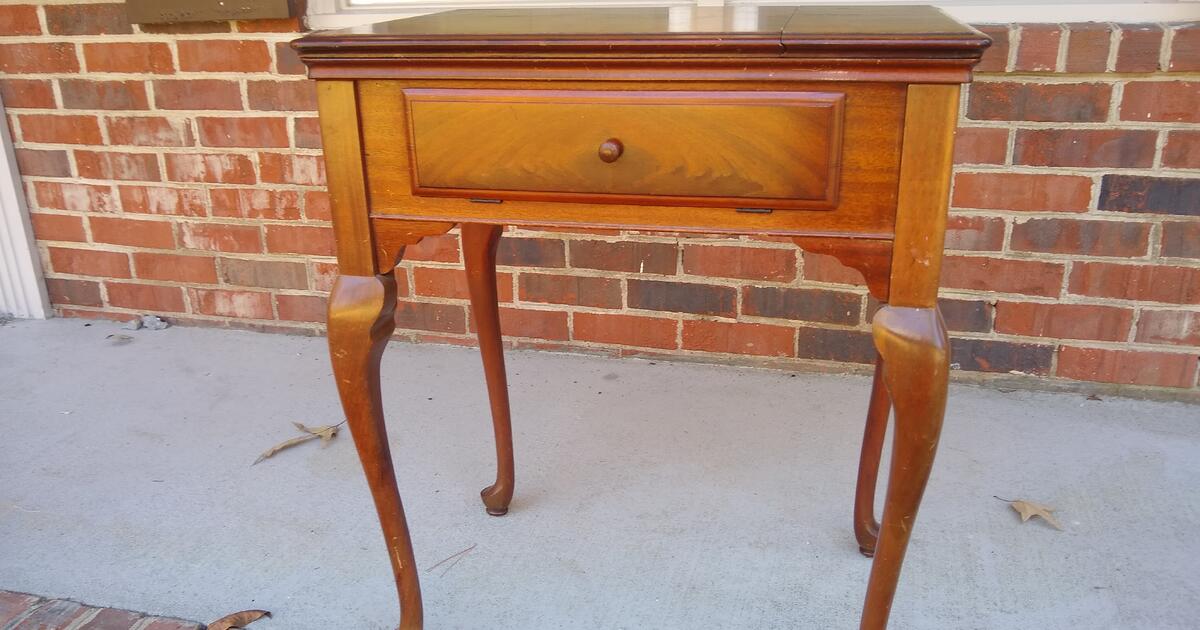 Vintage Singer Sewing Machine for 1 in Chesterfield, VA For