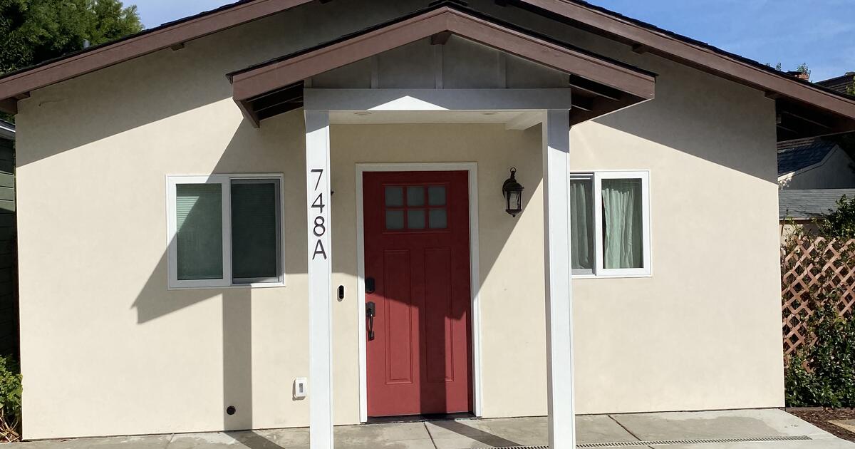 Studio for Rent Burlingame Terrace for 2300 in Burlingame, CA For