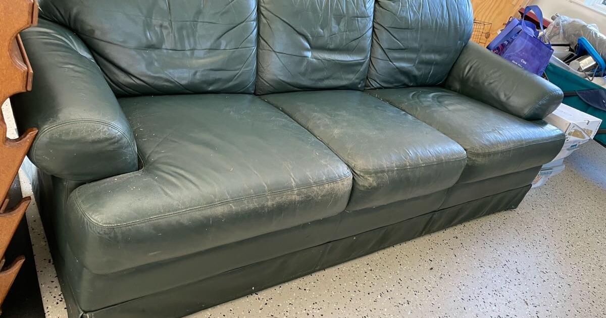 Green leather sofa for Free in Wilmington, NC For Sale & Free — Nextdoor